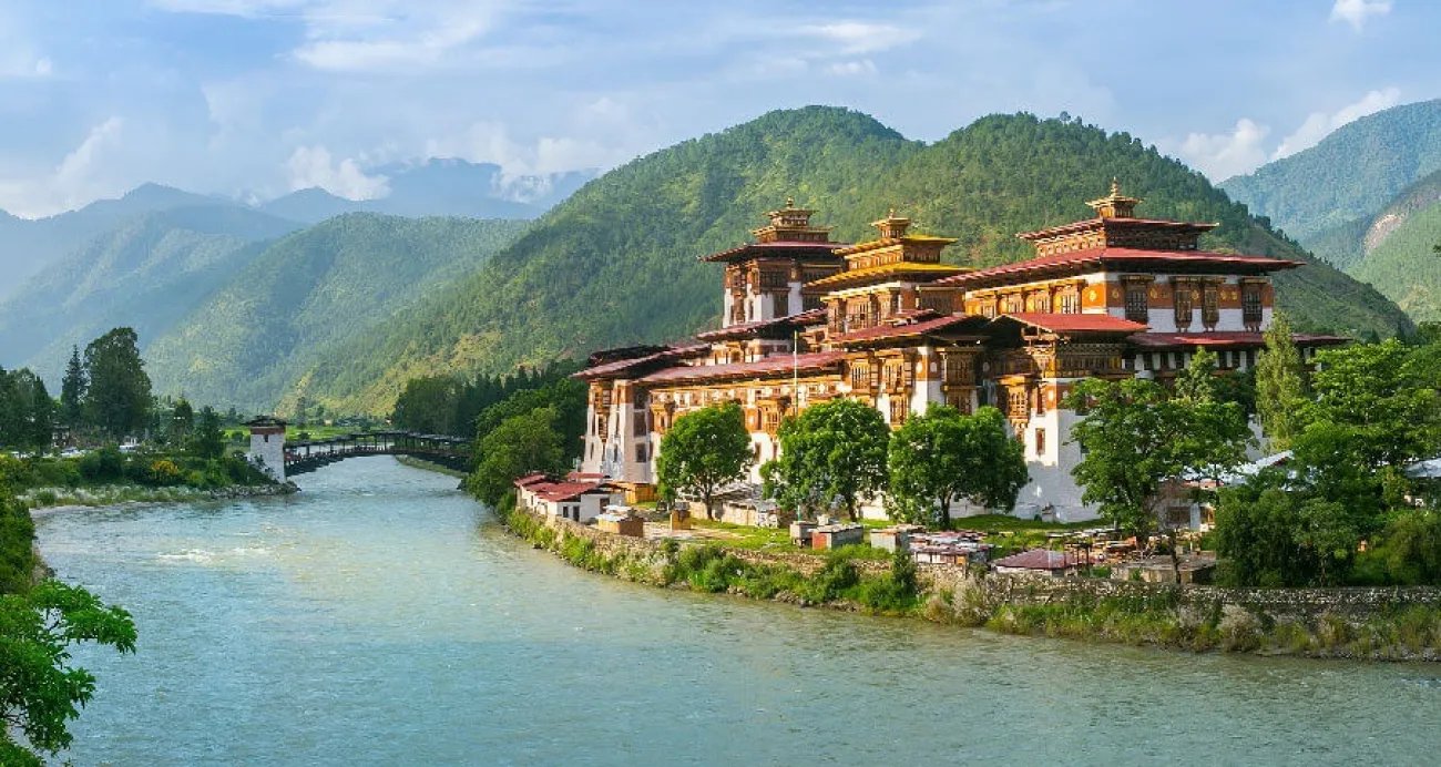 BHUTAN 🇧🇹 Group tour